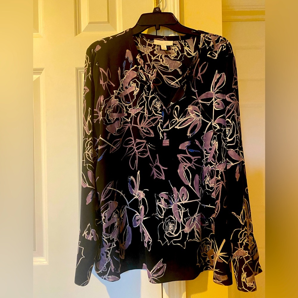 Flattering blouse size XL